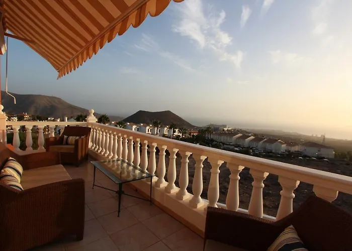 Villa Viva Cumbres - With Pool, Jacuzzi And Sea View