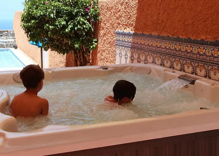 Viva Cumbres - With Pool, Jacuzzi And Sea View
